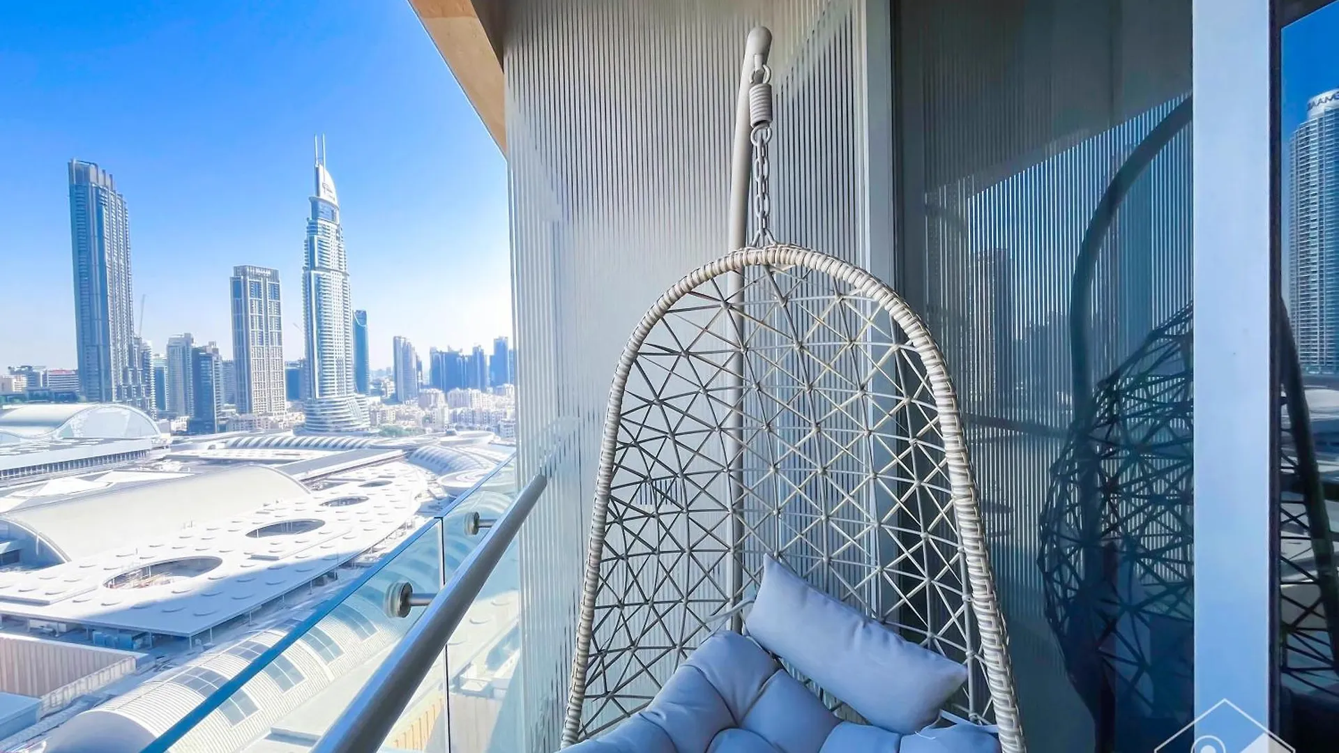 Dubai Mall Luxury 1Bedroom Balcony View Apartment